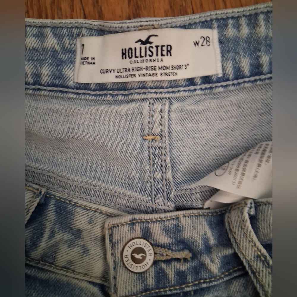 Hollister Denim Stylish Curvy ultra high-rise mom short 3" denim shorts Sz7/28